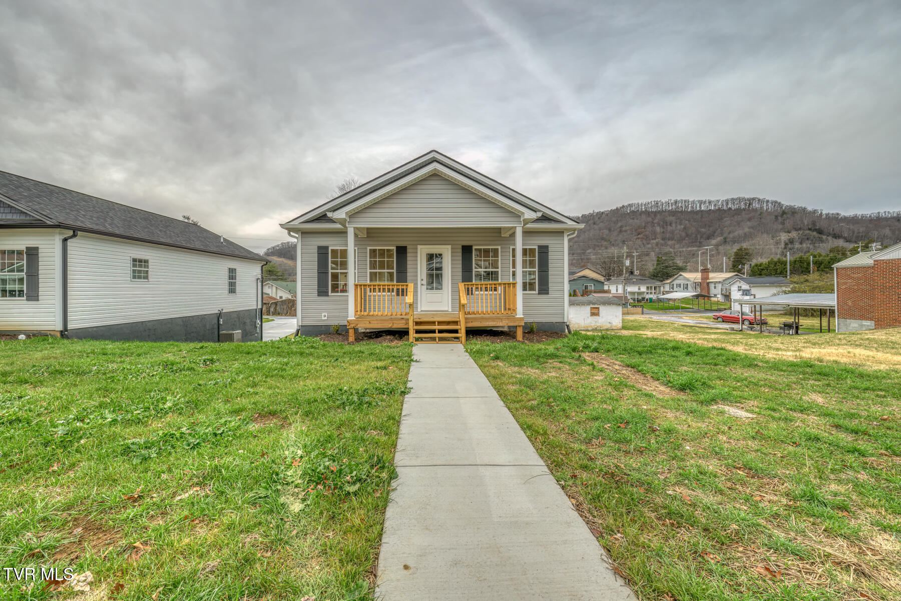 725 Maple Avenue Erwin, TN 37650 - Photo 29 of 33 725 Maple Ave-31