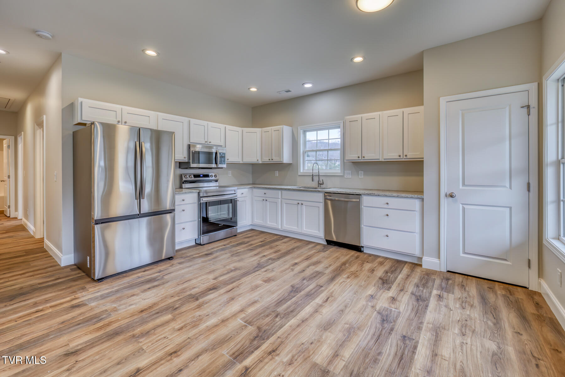 725 Maple Avenue Erwin, TN 37650 - Photo 4 of 33 725 Maple Ave-6