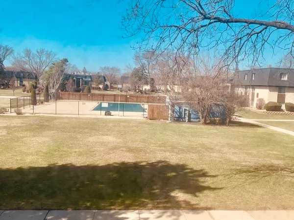 $159,900 | 11115 South 84th Avenue, Unit 2A, Palos Hills, IL 60465