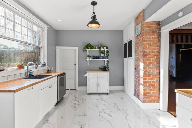 $295,000 | 817 Nelson Street, Fort Wayne, IN 46802