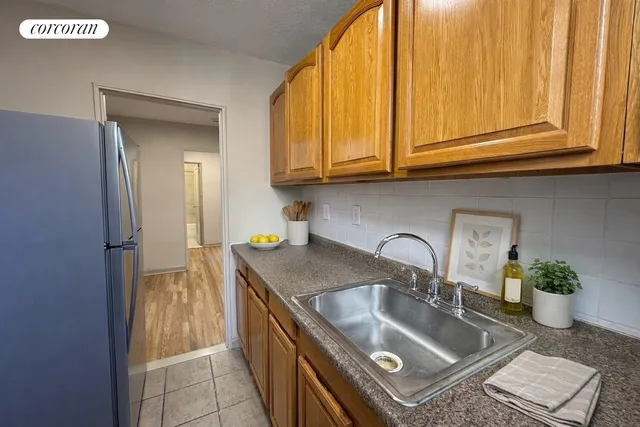 $2,850 | 70-25 Park Drive East, Unit A | Kew Gardens Hills