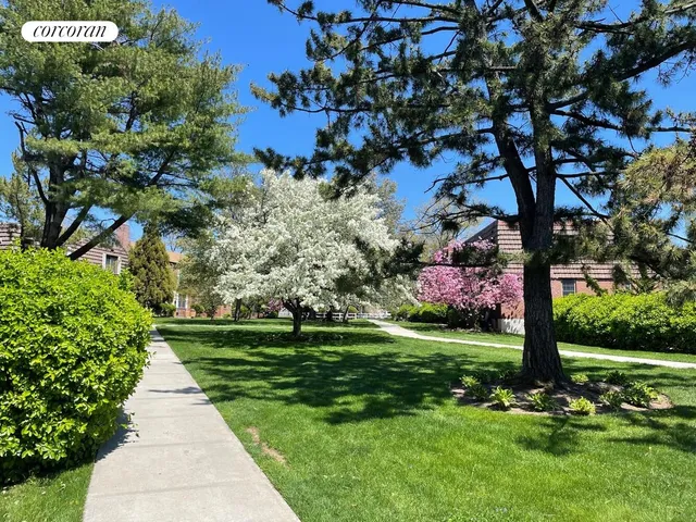 $2,850 | 70-25 Park Drive East, Unit A | Kew Gardens Hills