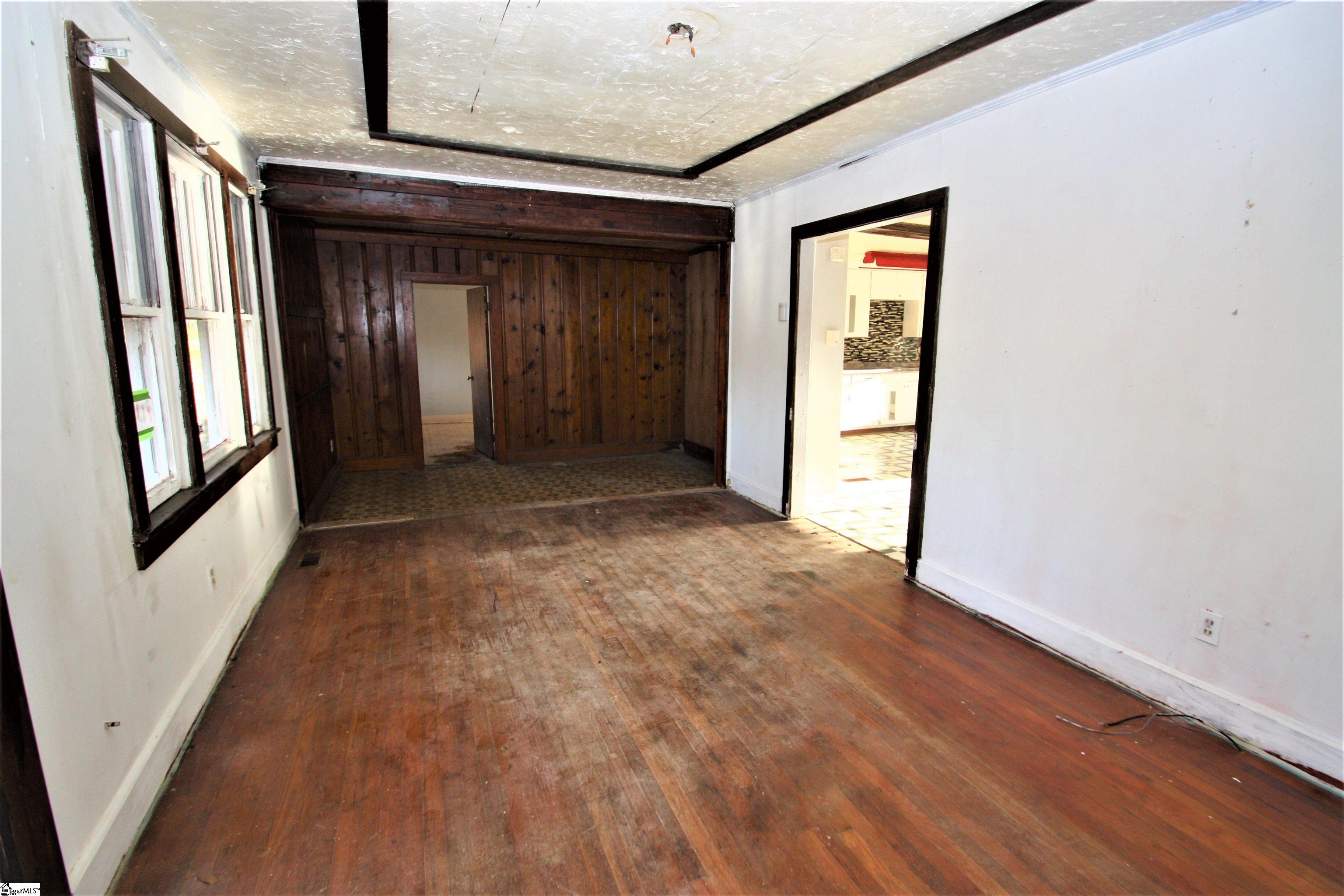 115 Spring Street Laurens, SC 29360 - Photo 7 of 35 Gallery Image 7
