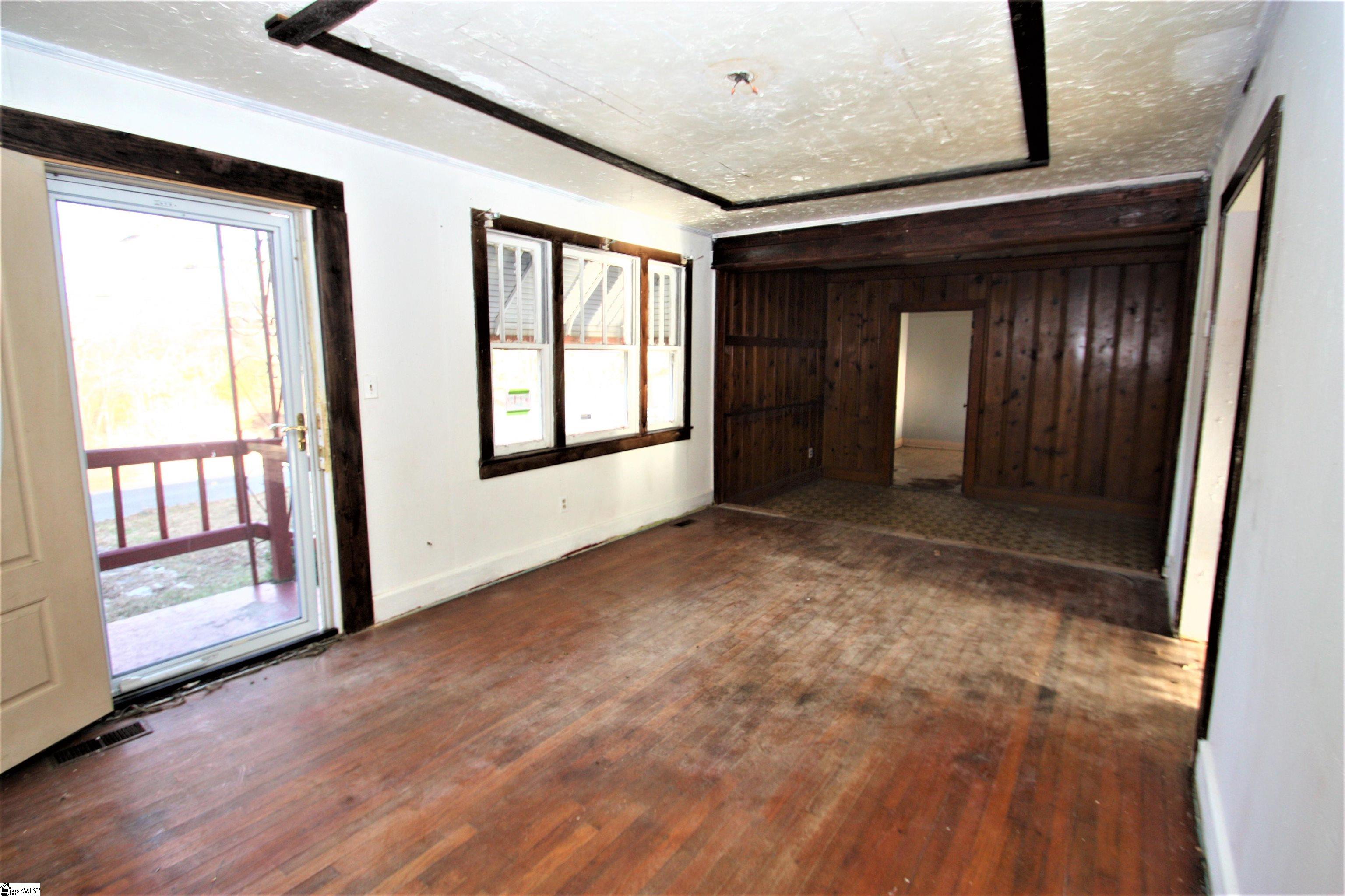 115 Spring Street Laurens, SC 29360 - Photo 8 of 35 Gallery Image 8