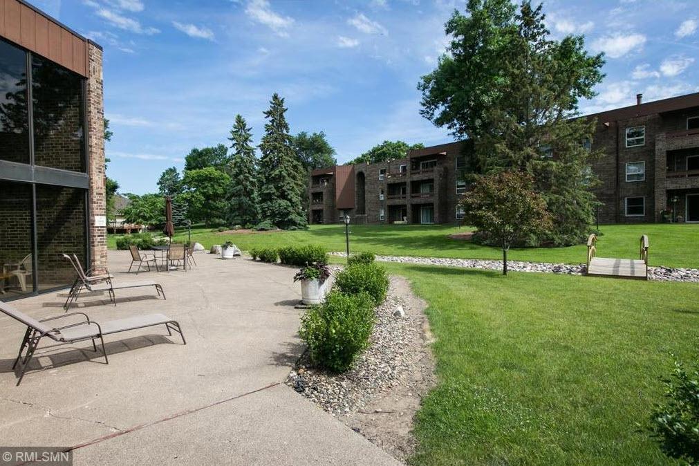 2210 Midland Grove Road, Unit 101 Roseville, MN 55113 - Photo 13 of 17