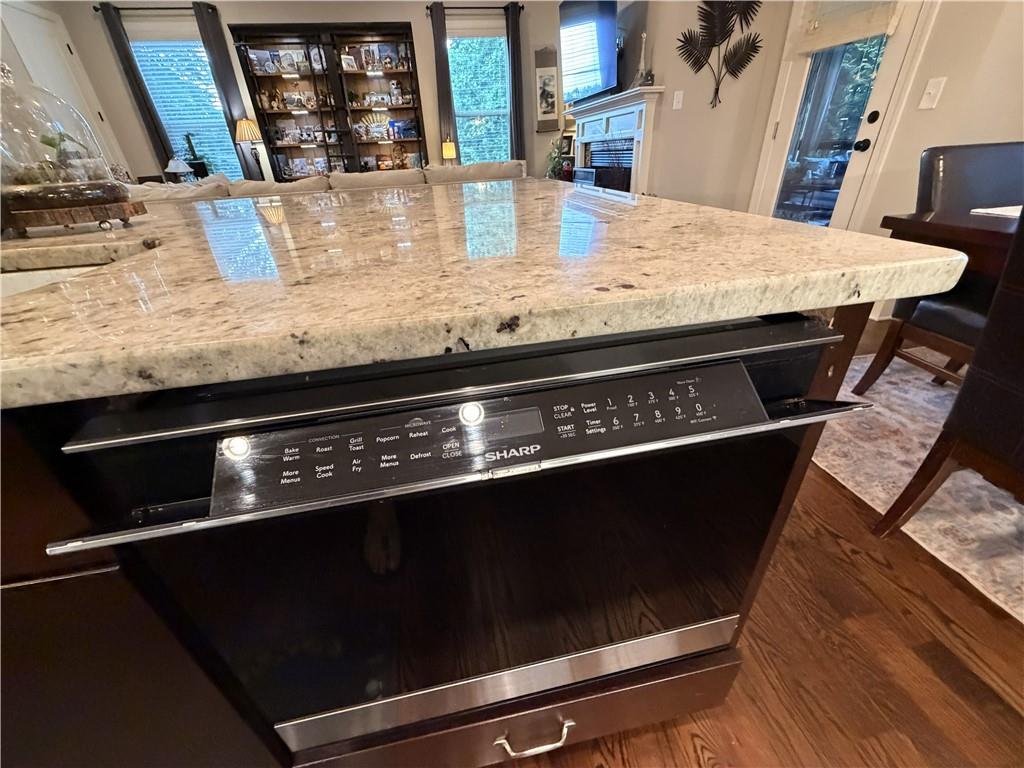 3151 Osborne Road Northeast Brookhaven, GA 30319 - Photo 13 of 54 a close view of stove