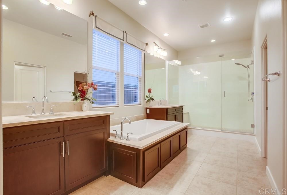 7168 Sitio Corazon Carlsbad, CA 92009 - Photo 11 of 34