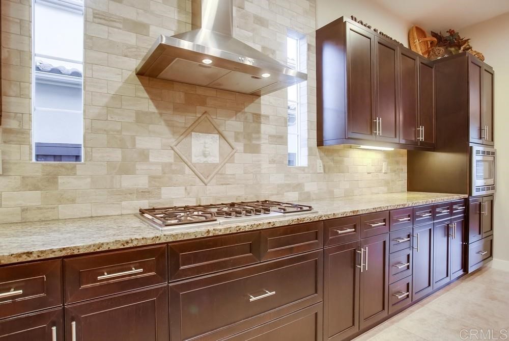 7168 Sitio Corazon Carlsbad, CA 92009 - Photo 4 of 34