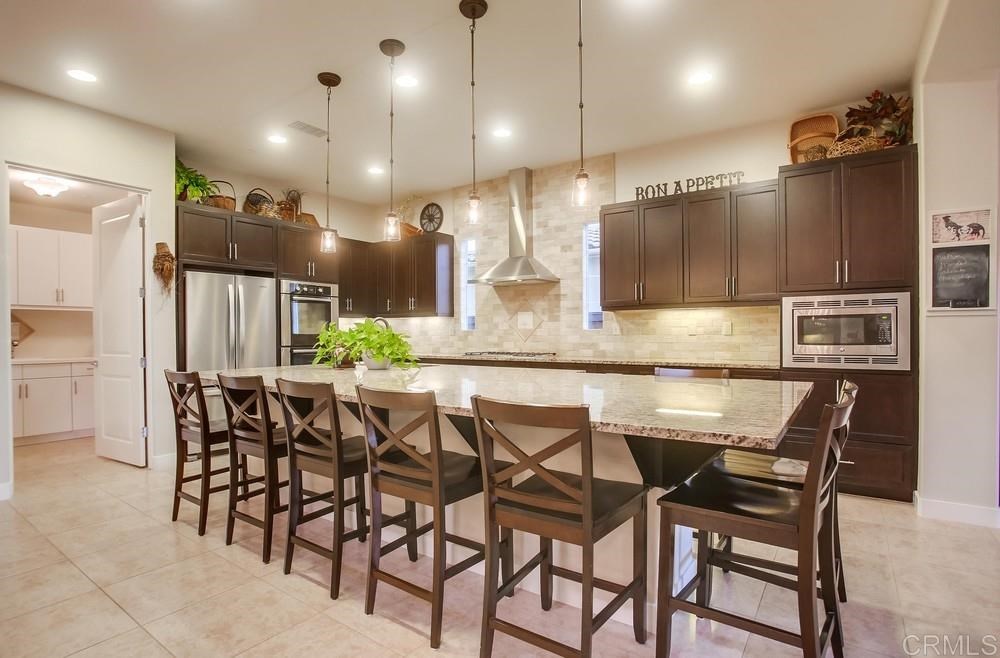 7168 Sitio Corazon Carlsbad, CA 92009 - Photo 5 of 34