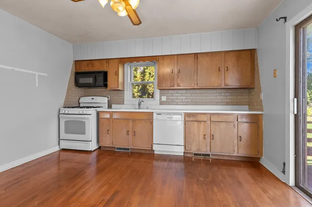 $179,000 | 926 Dove Street, Oshkosh, WI 54902