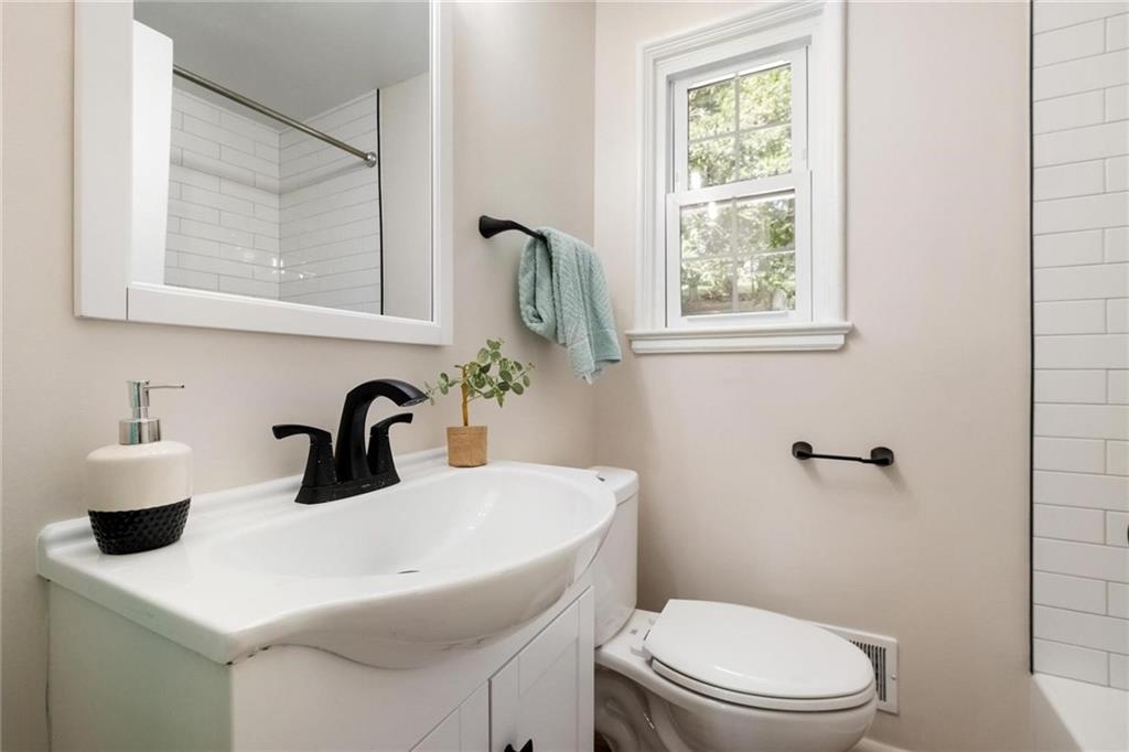 159 Idlewood Road Pittsburgh, PA 15235 - Photo 17 of 28 Gallery Image 17
