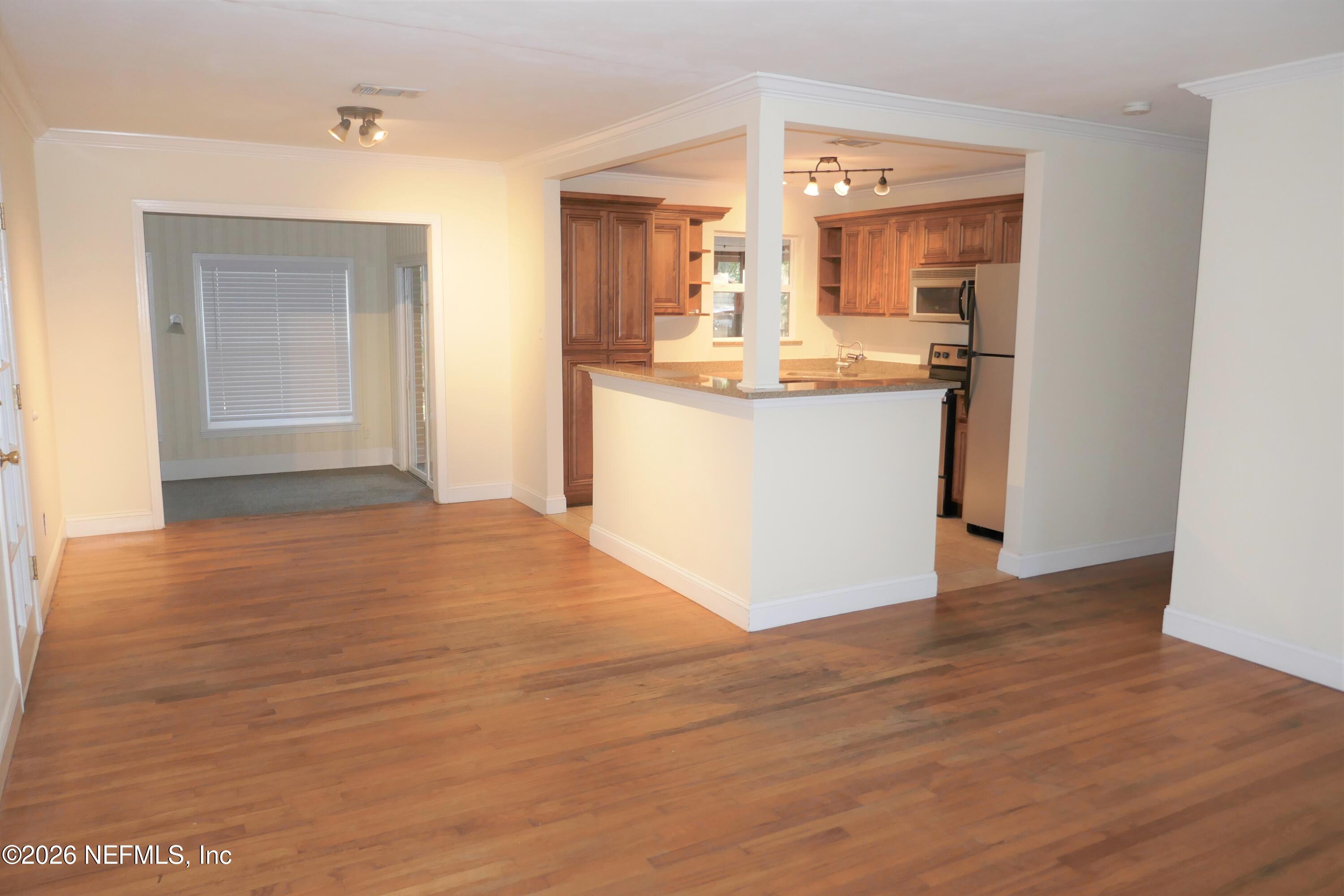 10543 Hemming Road Jacksonville, FL 32225 - Photo 5 of 32 Living/dining area