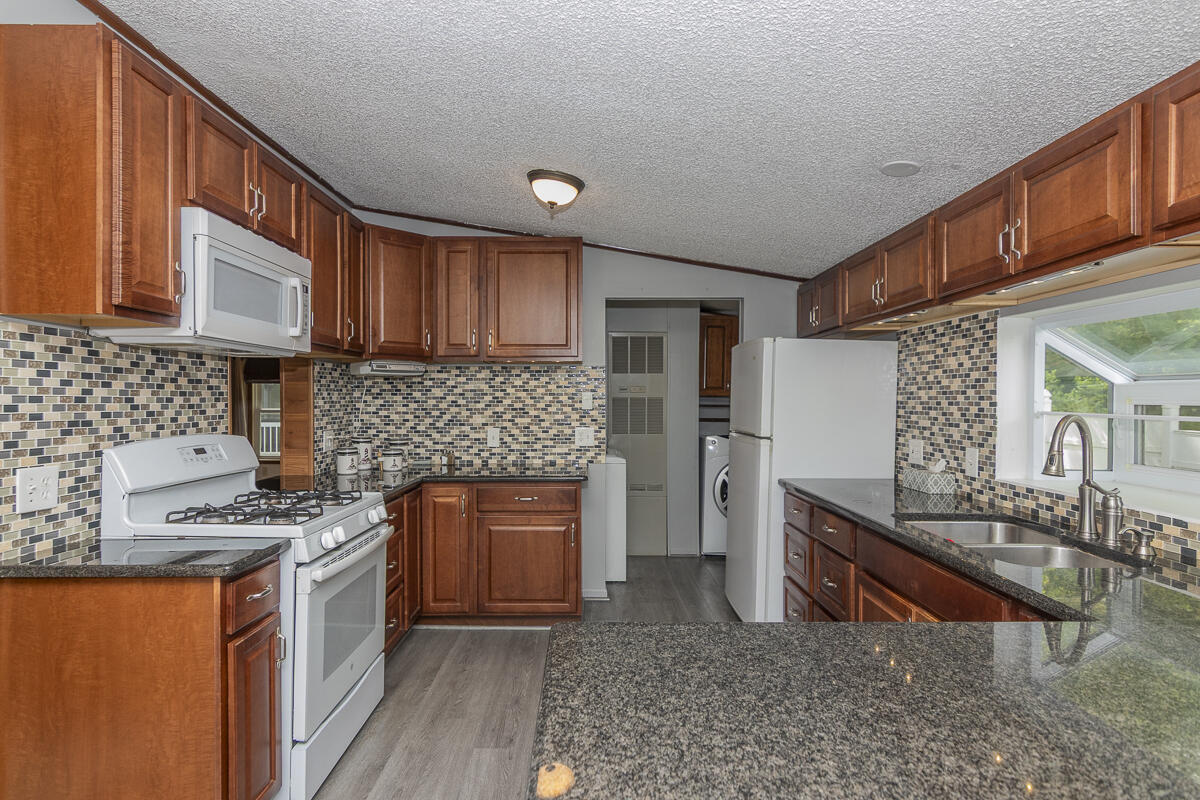10303 Walnut Drive Three Rivers, MI 49093 - Photo 3 of 42 10303Walnut-26