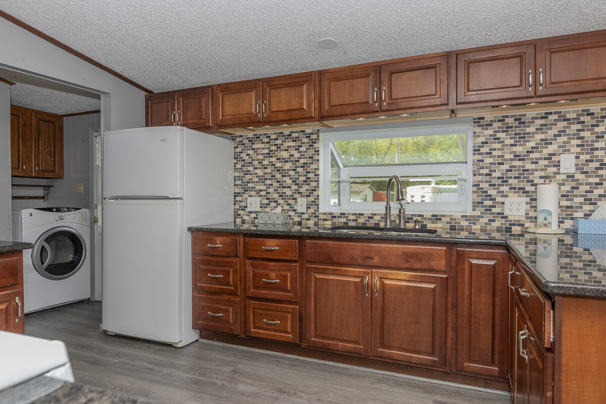 10303 Walnut Drive Three Rivers, MI 49093 - Photo 6 of 42 10303Walnut-28
