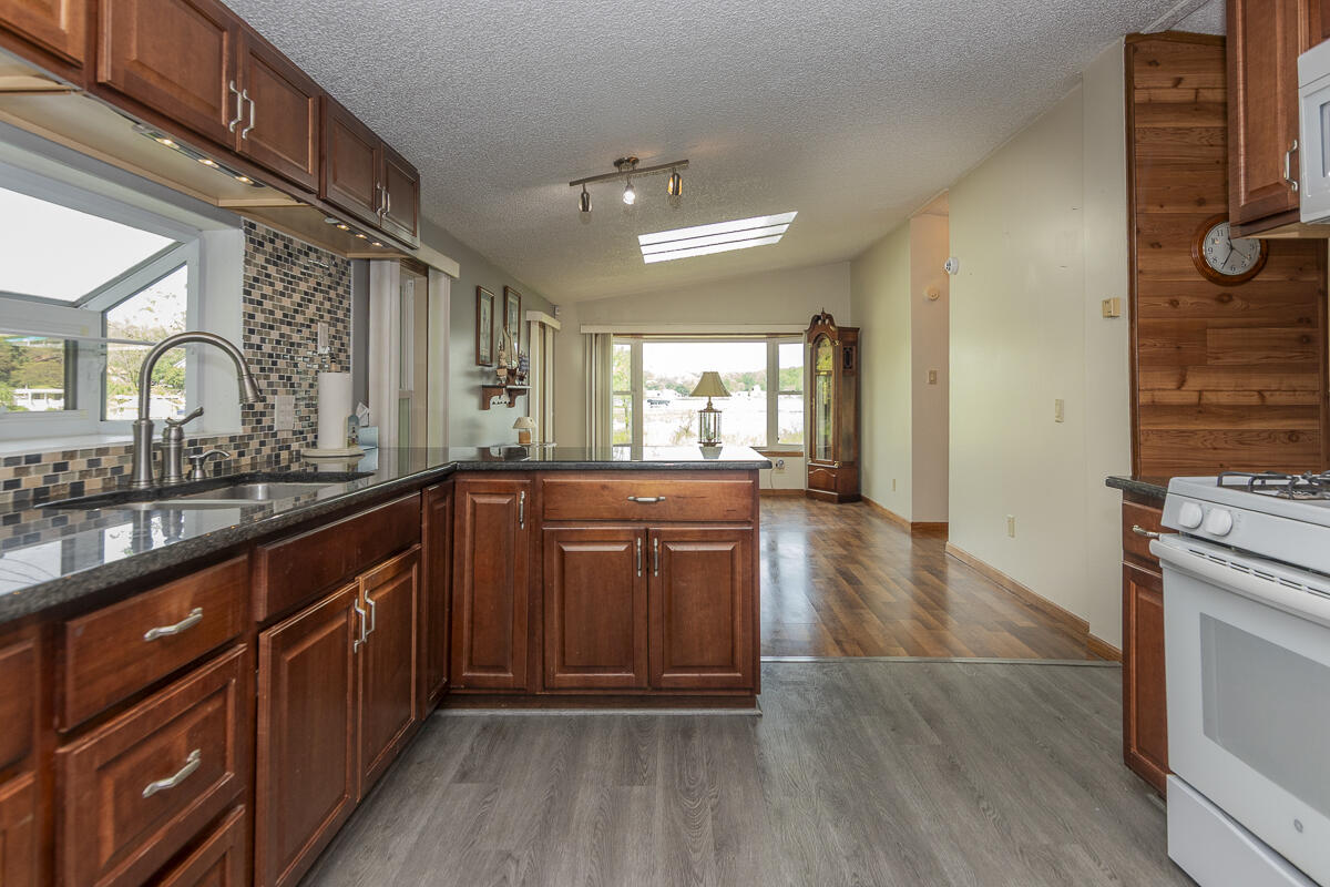 10303 Walnut Drive Three Rivers, MI 49093 - Photo 7 of 42 10303Walnut-31