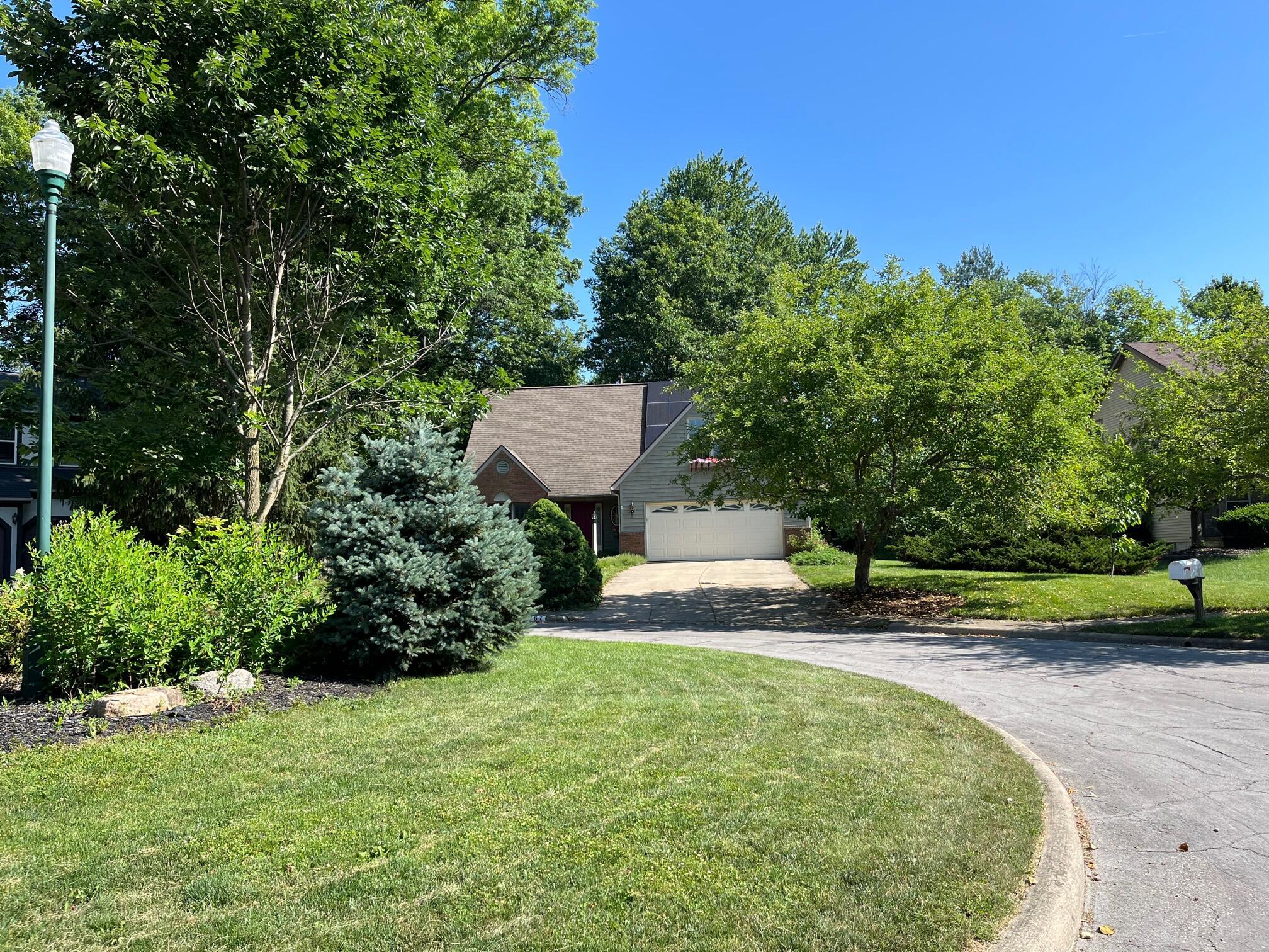 667 Ridenour Road Columbus, OH 43230 - Photo 4 of 66
