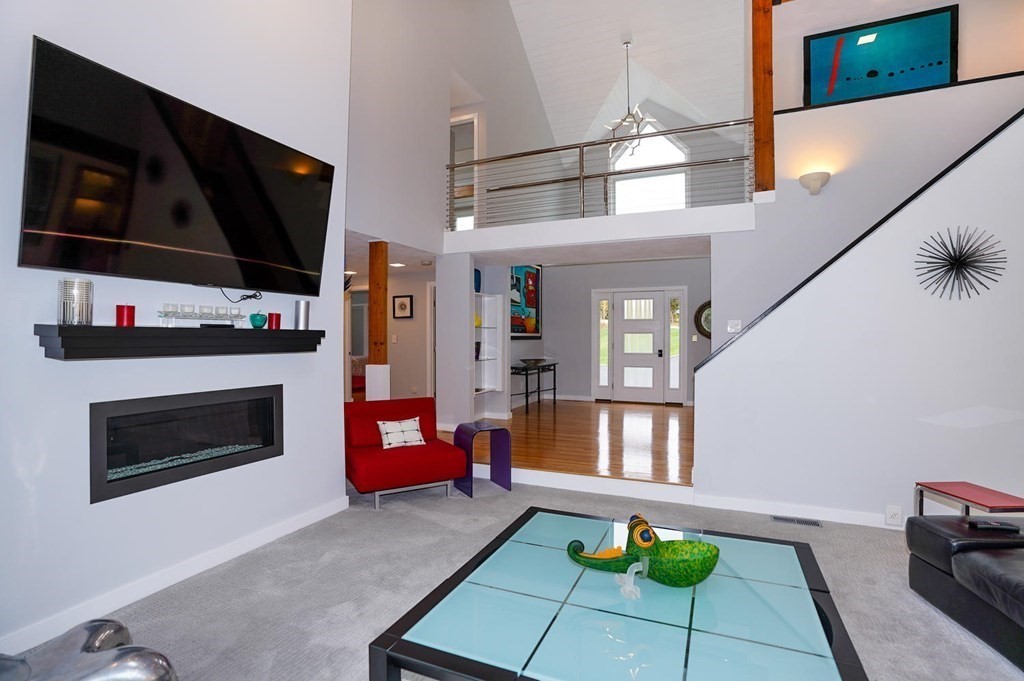 566 Middle Road Boxborough, MA 01719 - Photo 9 of 42