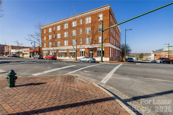 $1,350 | 197 North 2nd Street, Unit 302, Albemarle, NC 28001