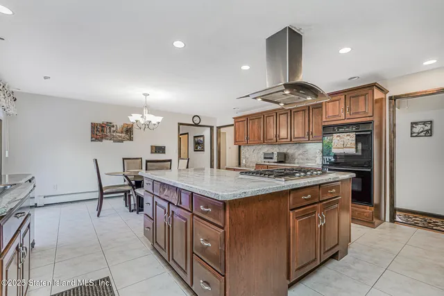 $1,499,000 | 77 Irvington Street | Huguenot