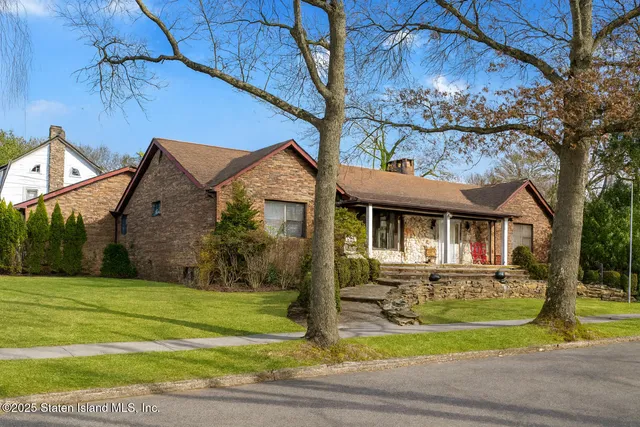 $1,499,000 | 77 Irvington Street | Huguenot