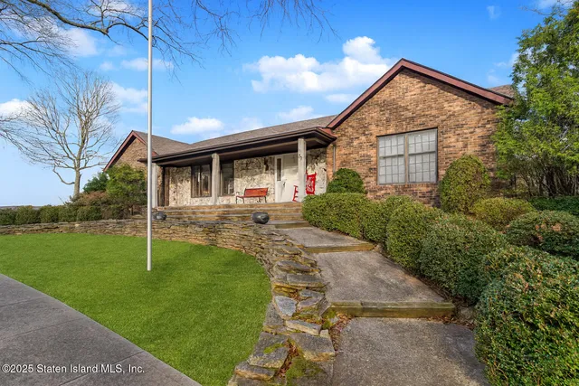 $1,499,000 | 77 Irvington Street | Huguenot