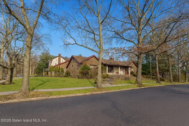 $1,499,000 | 77 Irvington Street | Huguenot