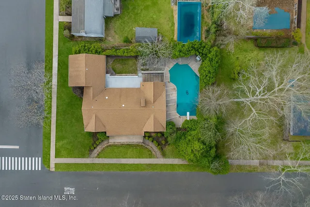 $1,499,000 | 77 Irvington Street | Huguenot