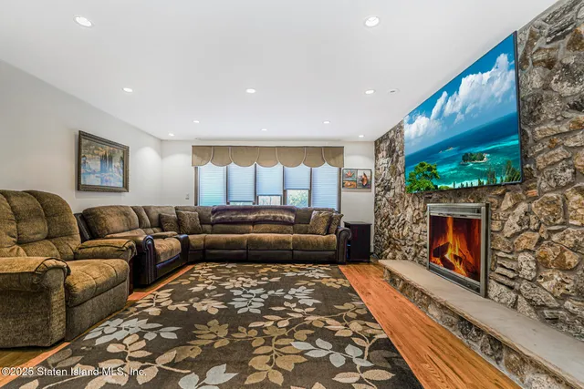 $1,499,000 | 77 Irvington Street | Huguenot