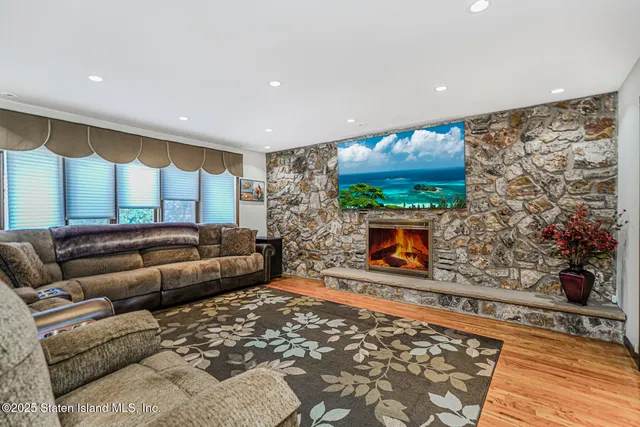 $1,499,000 | 77 Irvington Street | Huguenot