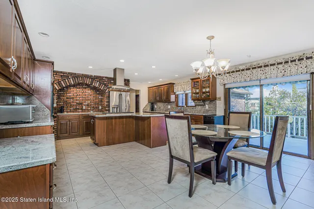 $1,499,000 | 77 Irvington Street | Huguenot