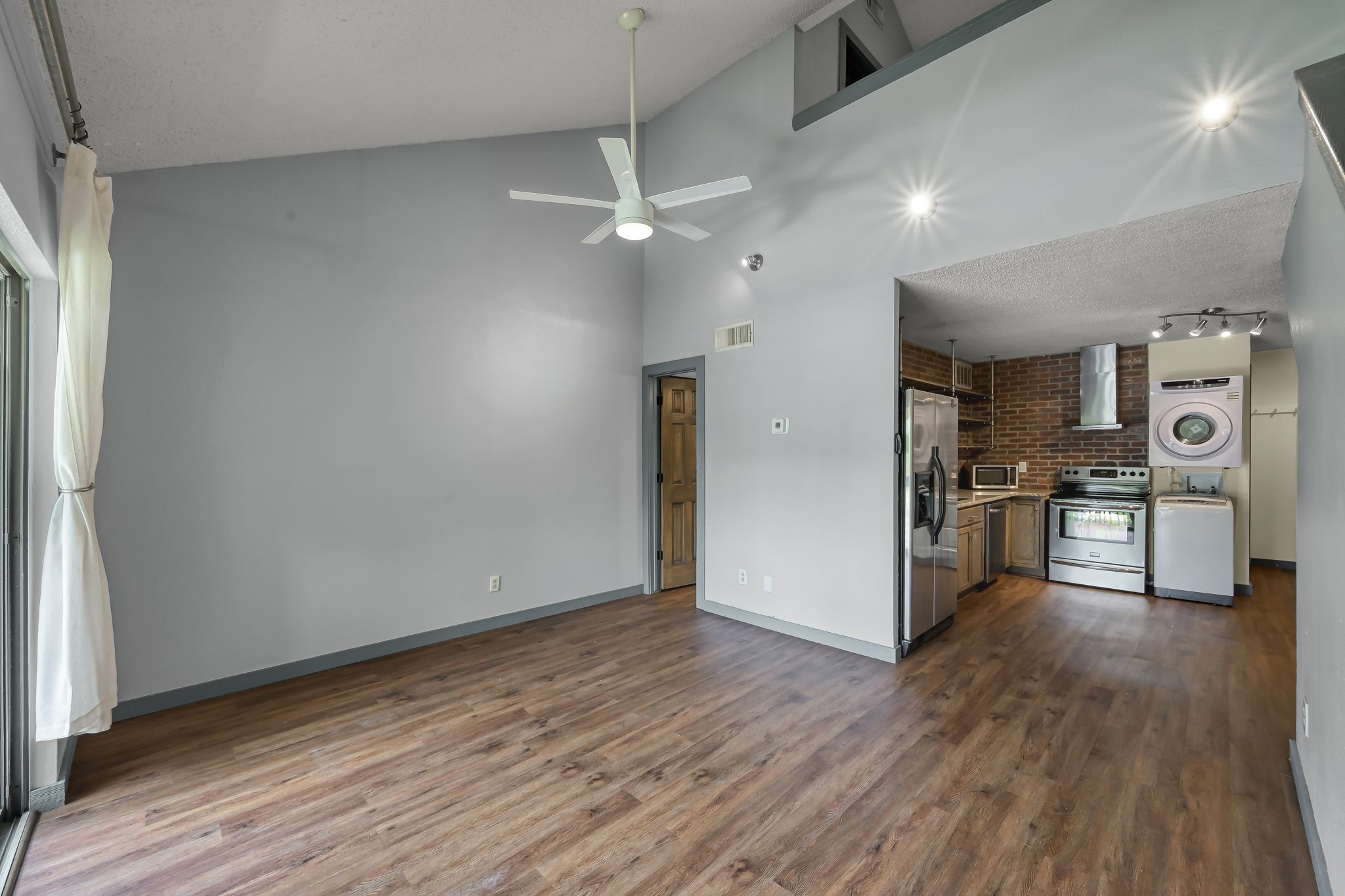 12900 Walden Road, Unit 216B Montgomery, TX 77356 - Photo 6 of 24 Living Area