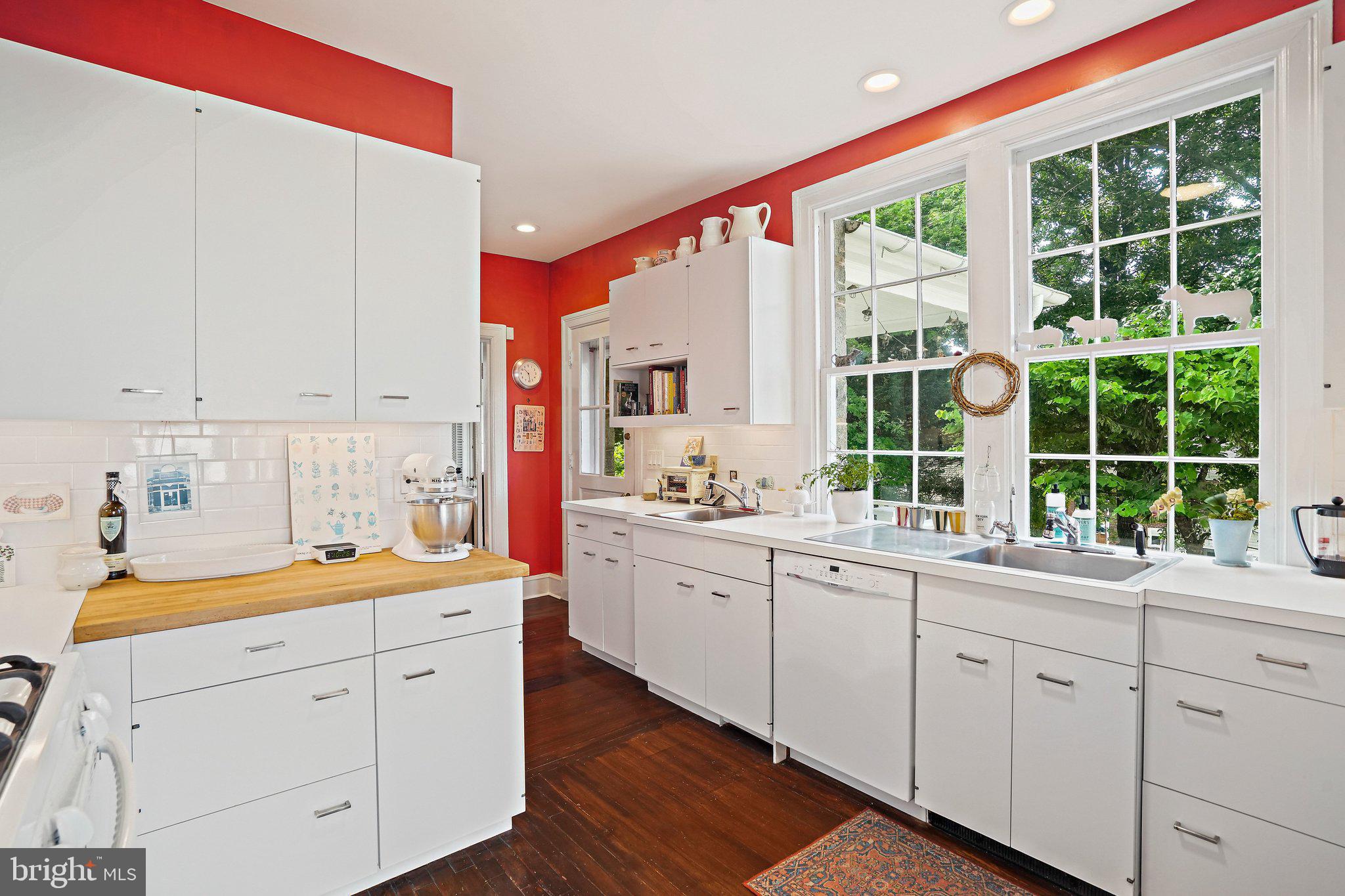 3612 Albemarle Street Northwest Washington, DC 20008 - Photo 8 of 42