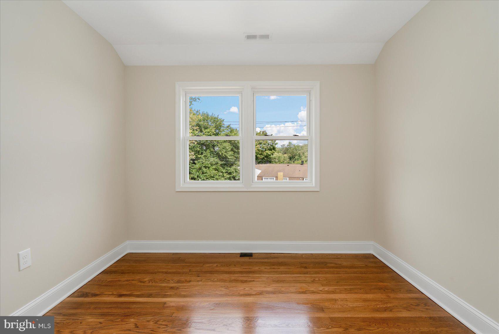 1438 Walker Avenue Baltimore, MD 21239 - Photo 24 of 43