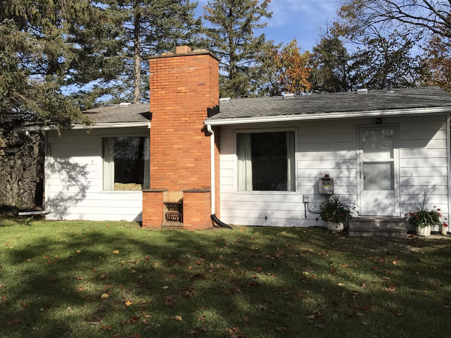 527 Glazier Road Chelsea, MI 48118 - Photo 1 of 10 Photo 1