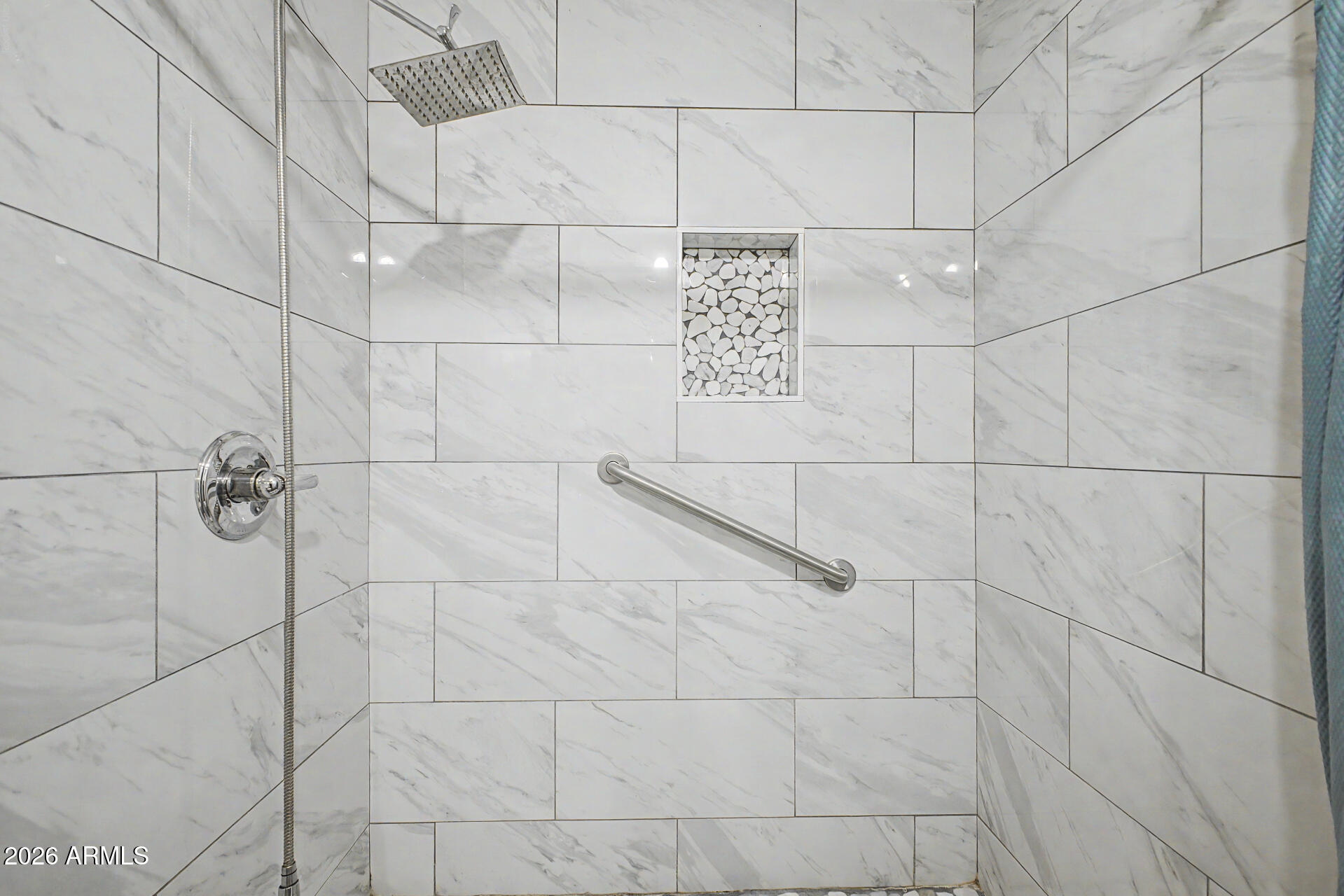 535 South Alma School Road, Unit 40 Mesa, AZ 85210 - Photo 22 of 33 a bathroom with a shower