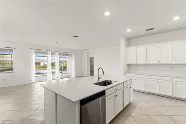 $4,100 | 2525 Kona Way, Naples, FL 34120