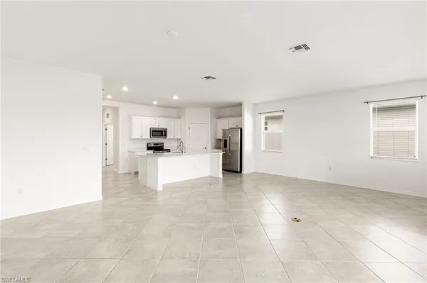 $4,100 | 2525 Kona Way, Naples, FL 34120