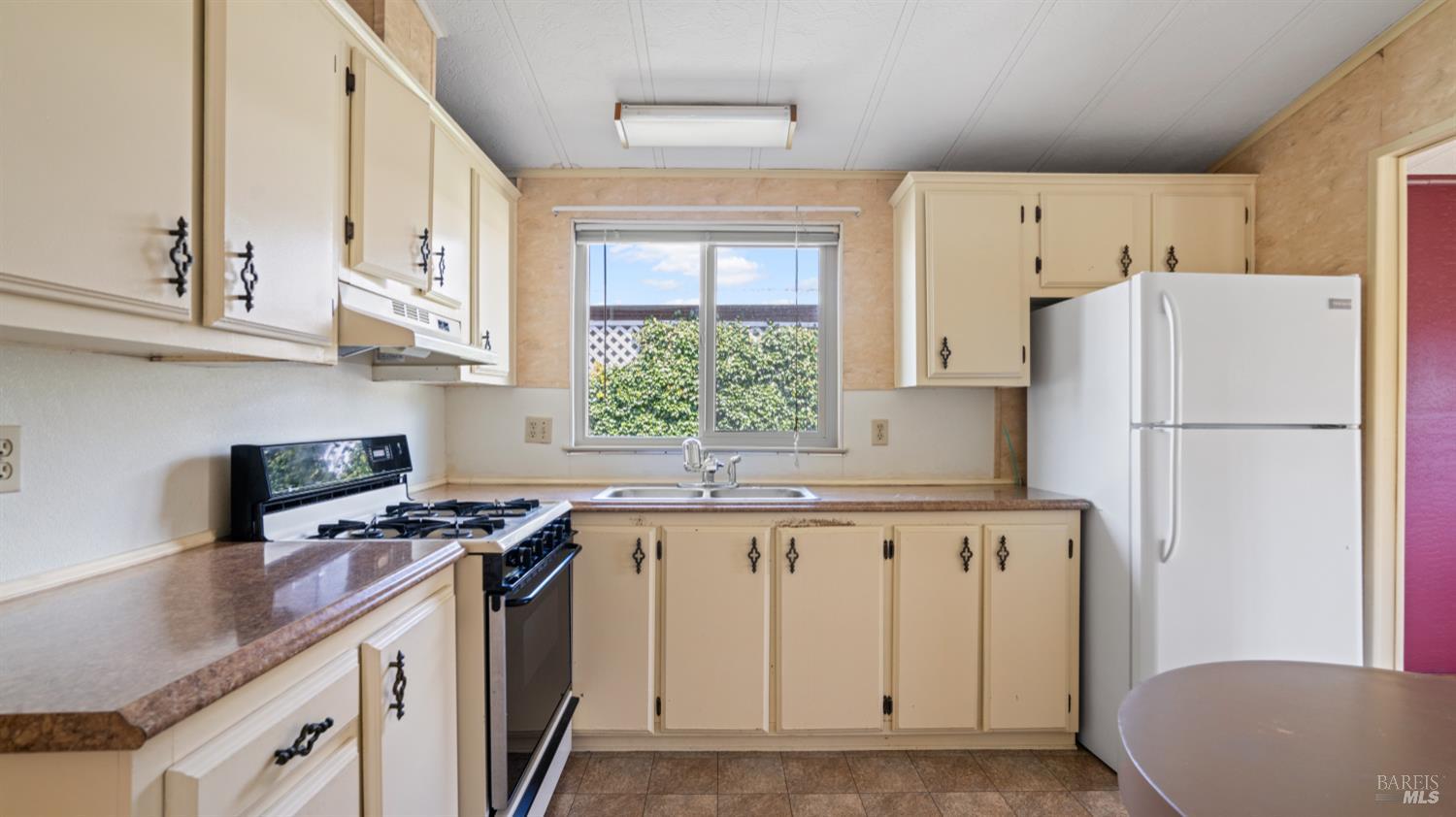 1544 Crown Road Petaluma, CA 94954 - Photo 13 of 27