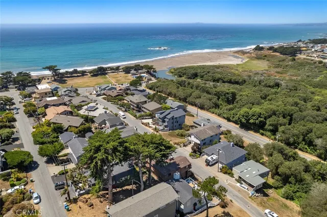 $1,250,000 | 444 Pembrook Drive, Cambria, CA 93428