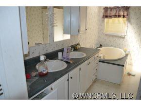 76 Mountain View Road Asheville, NC 28806 - Photo 9 of 24 Gallery Image 9