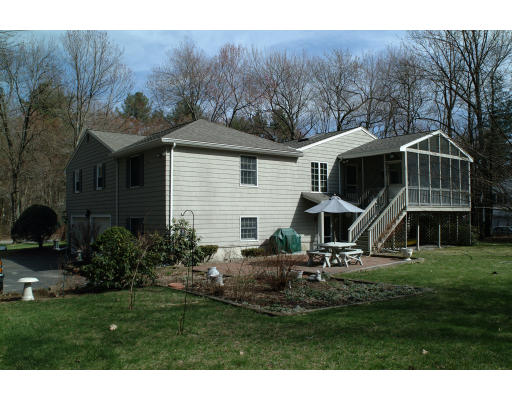172 Tamarack Road Westwood, MA 02090 - Photo 3 of 12 Gallery Image 3