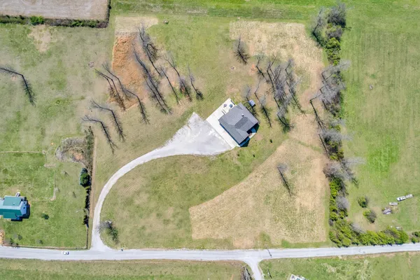 $675,000 | 224 Murray Road, Belvidere, TN 37306