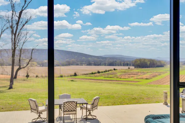 $675,000 | 224 Murray Road, Belvidere, TN 37306
