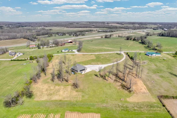 $675,000 | 224 Murray Road, Belvidere, TN 37306