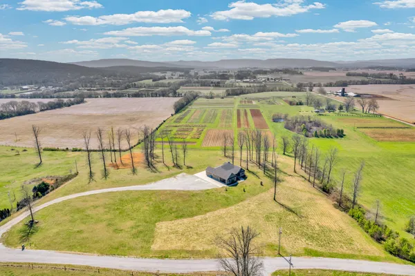$675,000 | 224 Murray Road, Belvidere, TN 37306
