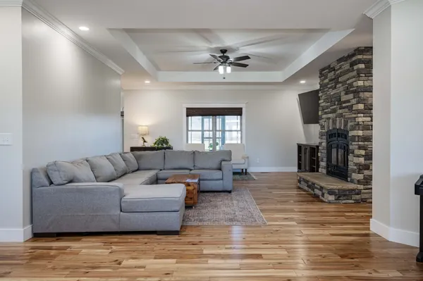 $675,000 | 224 Murray Road, Belvidere, TN 37306