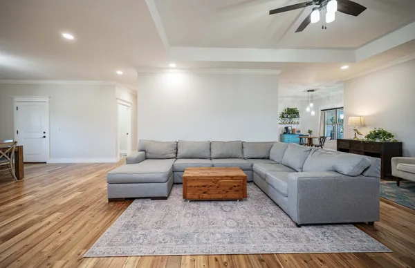 $675,000 | 224 Murray Road, Belvidere, TN 37306