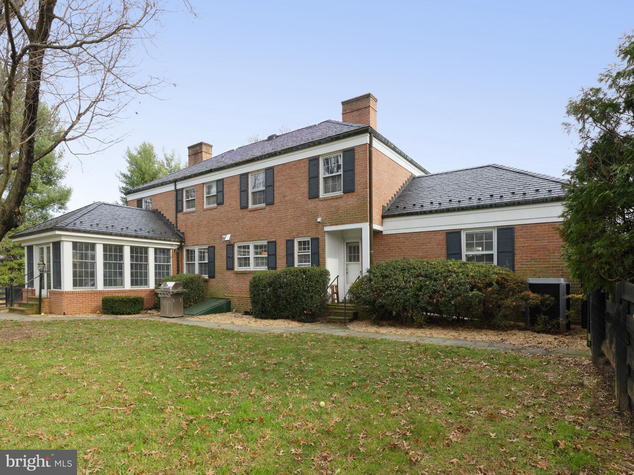 23387 Mersey Road Middleburg, VA 20117 - Photo 8 of 30 Solid brick house