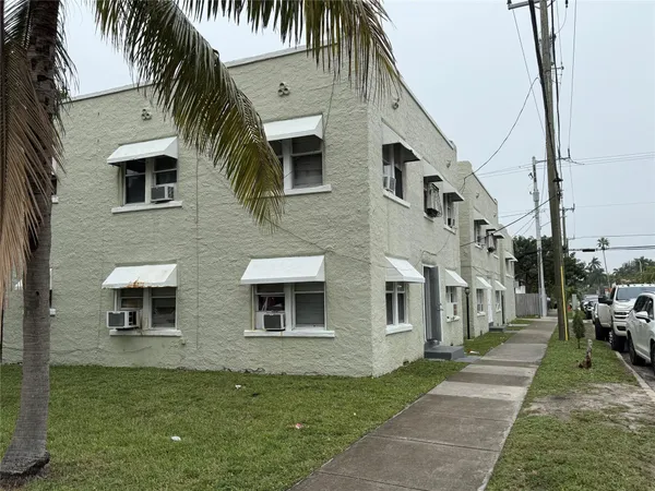 $1,550 | 216 South 16th Avenue, Unit 6, Hollywood, FL 33020