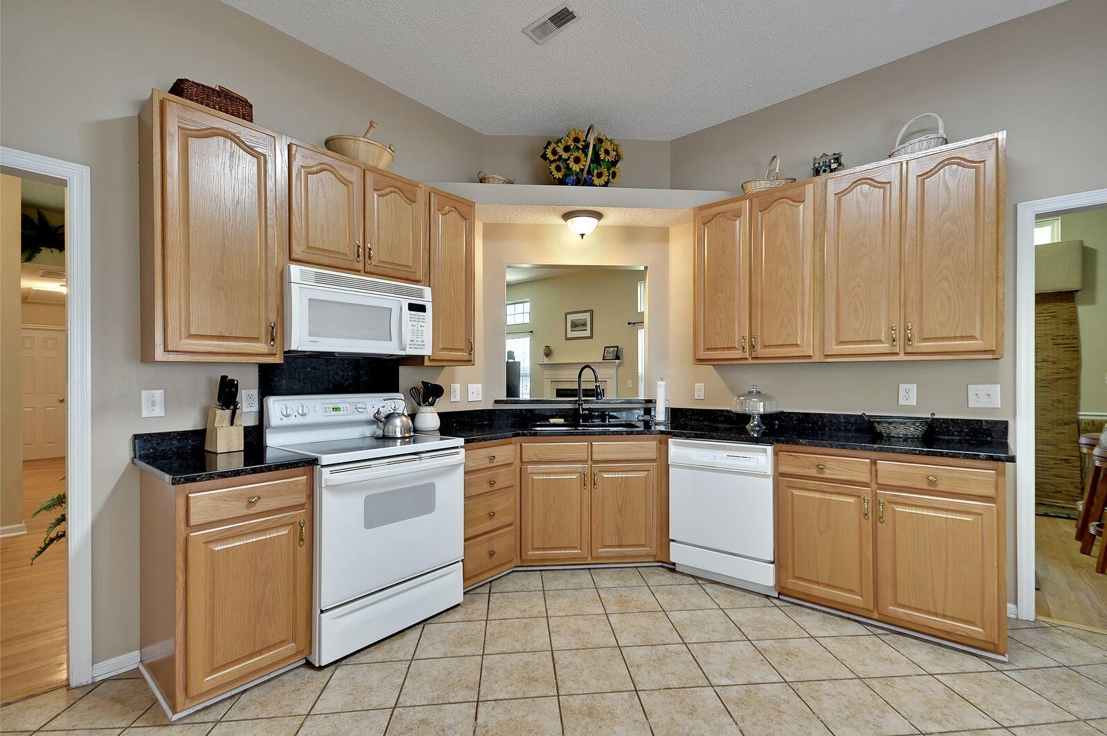 111 Live Oak Road, Unit A Summerville, SC 29485 - Photo 11 of 21 caron 10